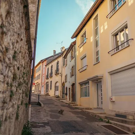 L'orgeletaine : Grande Maison Au Milieu Des Lacs Du Jura * Orgelet