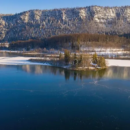 L'orgeletaine : Grande Maison Au Milieu Des Lacs Du Jura Holiday home Orgelet